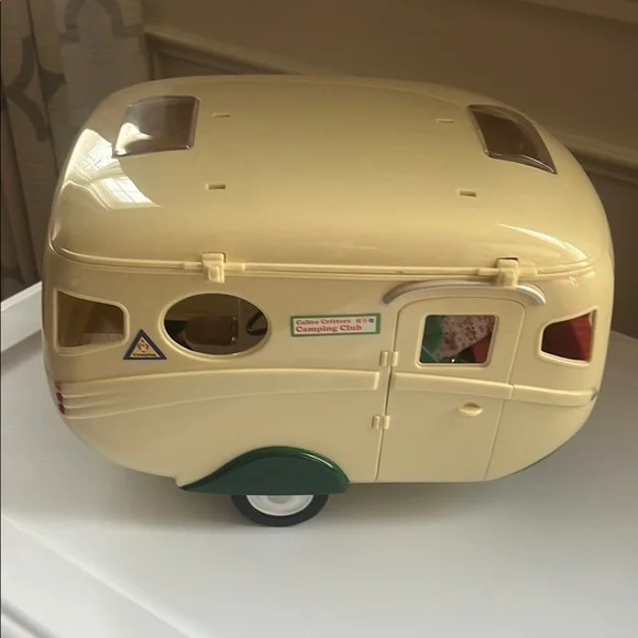 Calico Critters Family Camper 🏕 - Picture 3 of 9